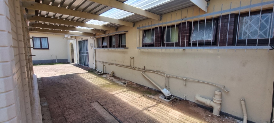 4 Bedroom Property for Sale in St Michaels On Sea KwaZulu-Natal