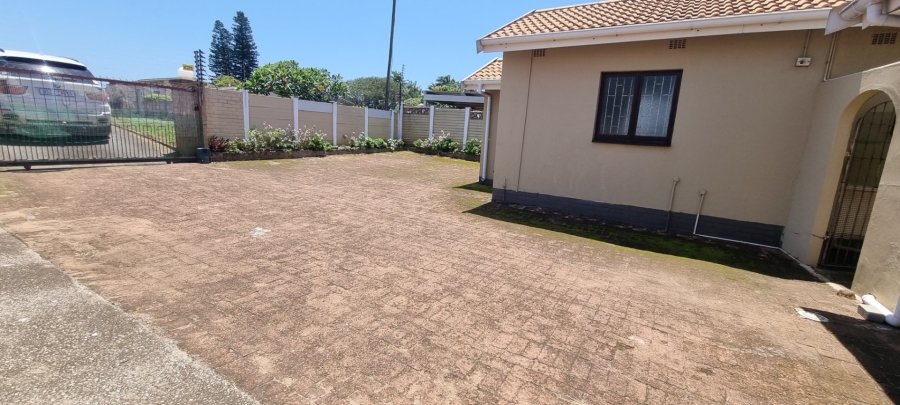 4 Bedroom Property for Sale in St Michaels On Sea KwaZulu-Natal