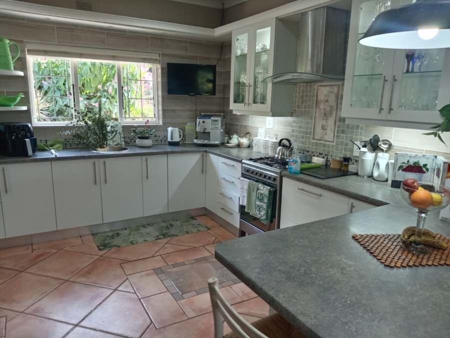3 Bedroom Property for Sale in Uvongo KwaZulu-Natal