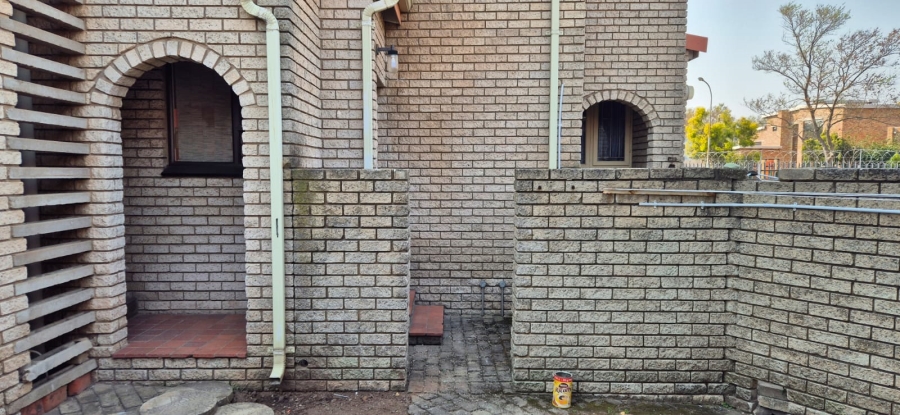 2 Bedroom Property for Sale in Huttenheights KwaZulu-Natal