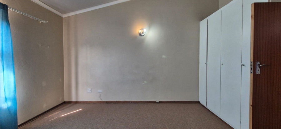 2 Bedroom Property for Sale in Huttenheights KwaZulu-Natal