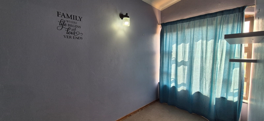 2 Bedroom Property for Sale in Huttenheights KwaZulu-Natal