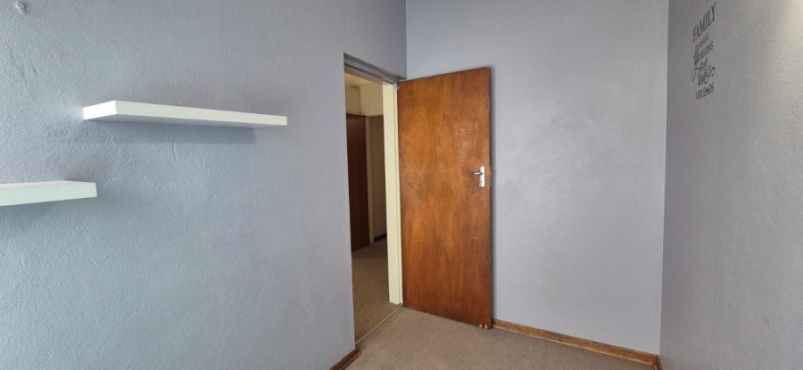 2 Bedroom Property for Sale in Huttenheights KwaZulu-Natal