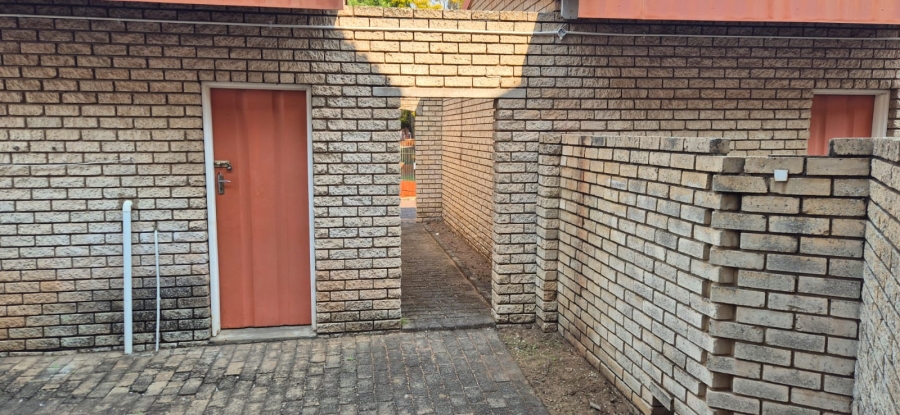 2 Bedroom Property for Sale in Huttenheights KwaZulu-Natal