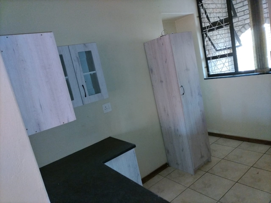 2 Bedroom Property for Sale in Huttenheights KwaZulu-Natal