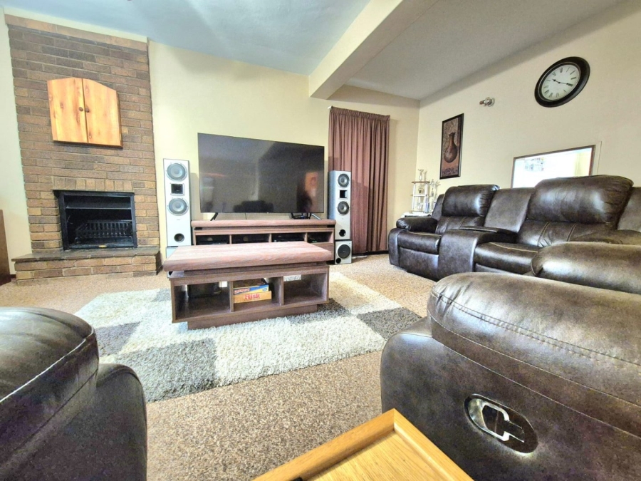 3 Bedroom Property for Sale in Huttenheights KwaZulu-Natal
