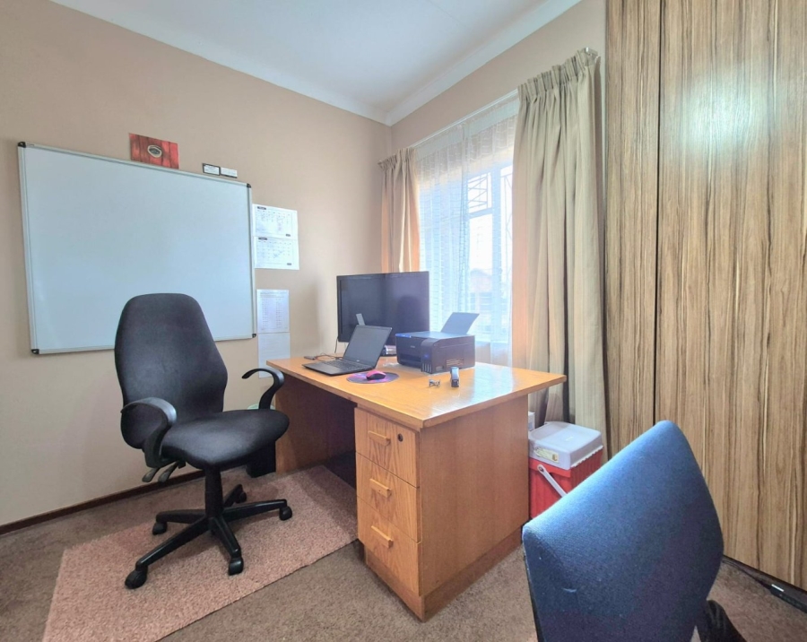 3 Bedroom Property for Sale in Huttenheights KwaZulu-Natal