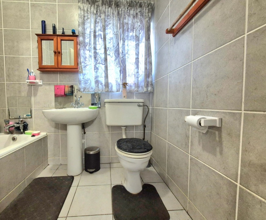 3 Bedroom Property for Sale in Huttenheights KwaZulu-Natal