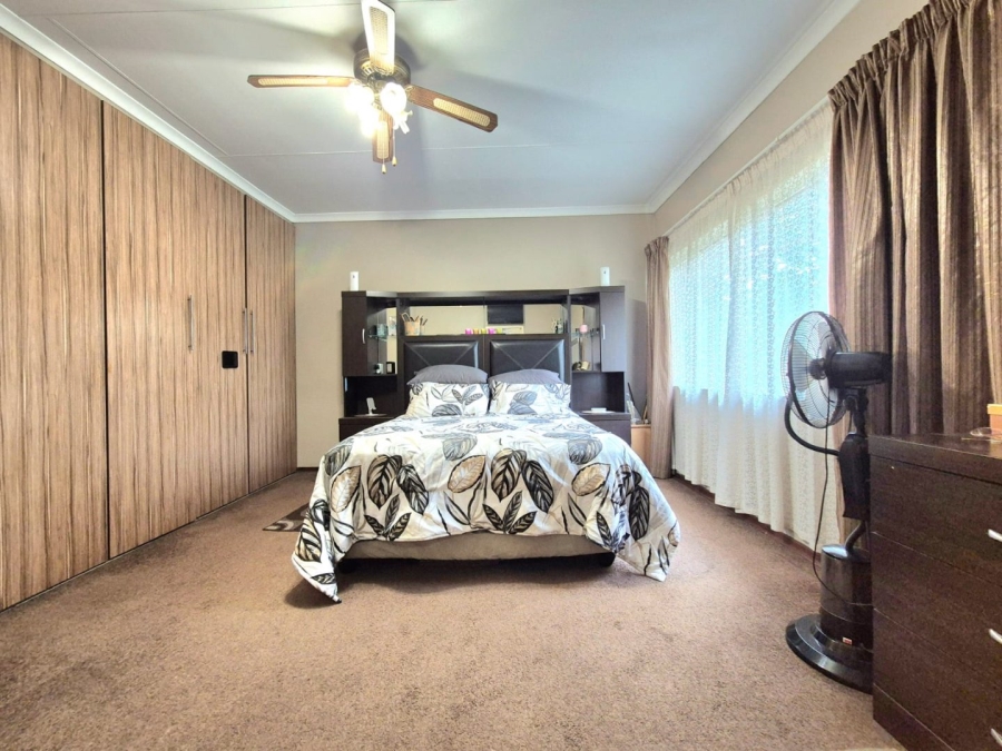 3 Bedroom Property for Sale in Huttenheights KwaZulu-Natal