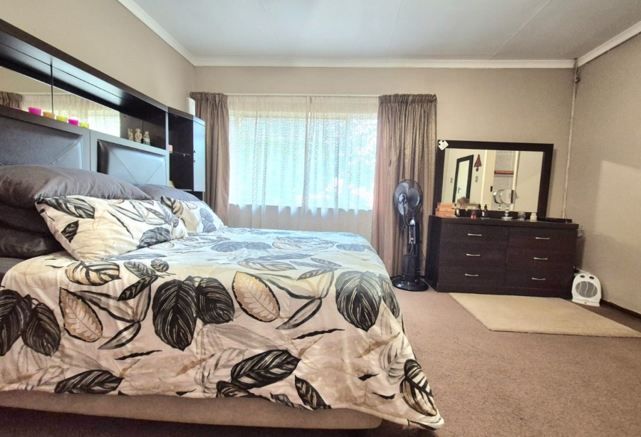 3 Bedroom Property for Sale in Huttenheights KwaZulu-Natal