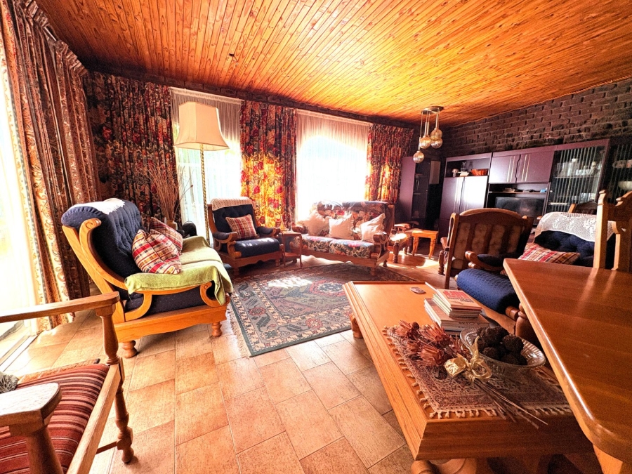 4 Bedroom Property for Sale in Huttenheights KwaZulu-Natal