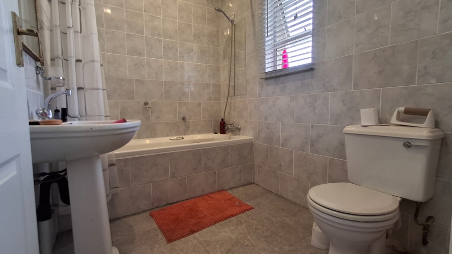  Bedroom Property for Sale in Pioneer Park KwaZulu-Natal