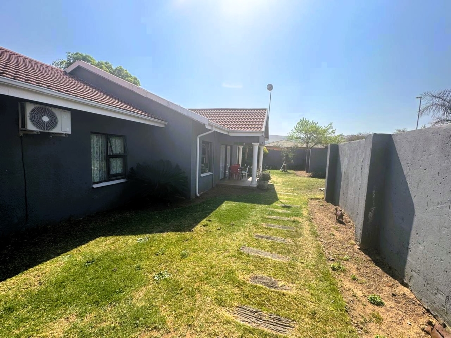 6 Bedroom Property for Sale in Schuinshoogte KwaZulu-Natal