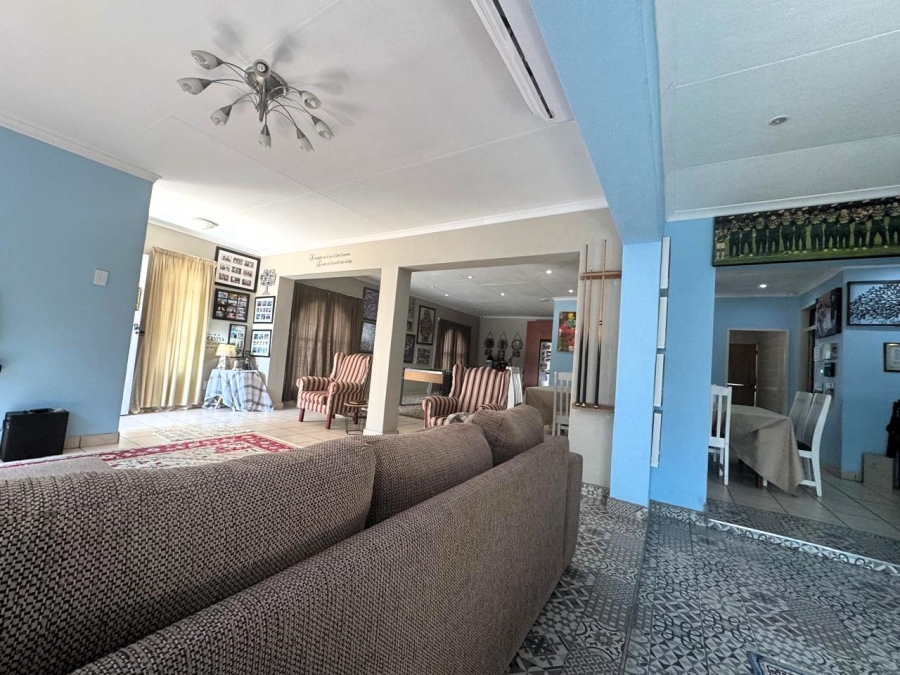 6 Bedroom Property for Sale in Schuinshoogte KwaZulu-Natal