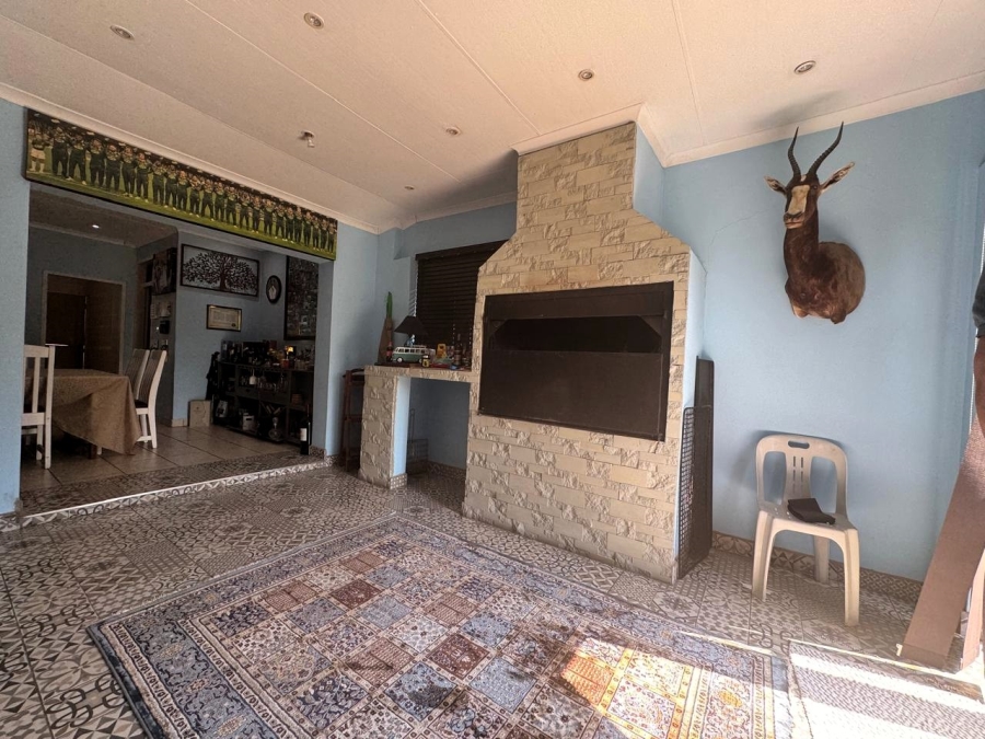 6 Bedroom Property for Sale in Schuinshoogte KwaZulu-Natal
