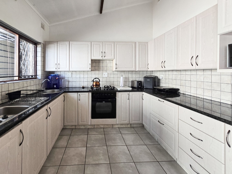 4 Bedroom Property for Sale in Southport KwaZulu-Natal