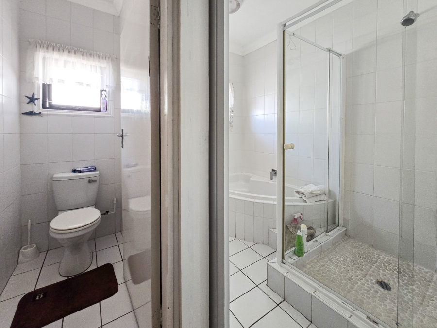 4 Bedroom Property for Sale in Southport KwaZulu-Natal