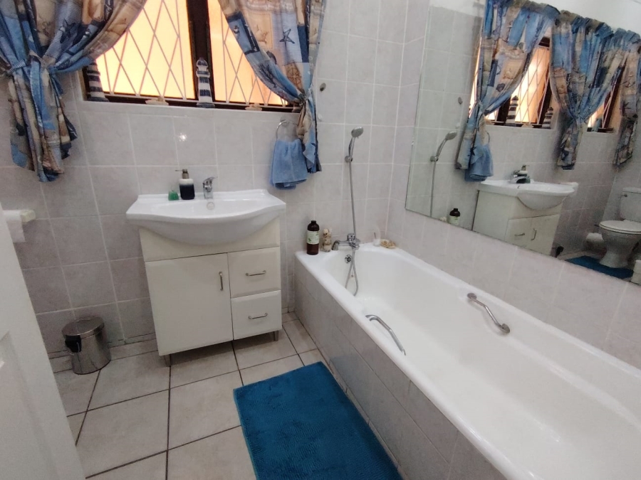 3 Bedroom Property for Sale in Shelly Beach KwaZulu-Natal