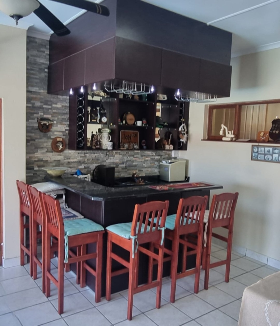 6 Bedroom Property for Sale in Shelly Beach KwaZulu-Natal