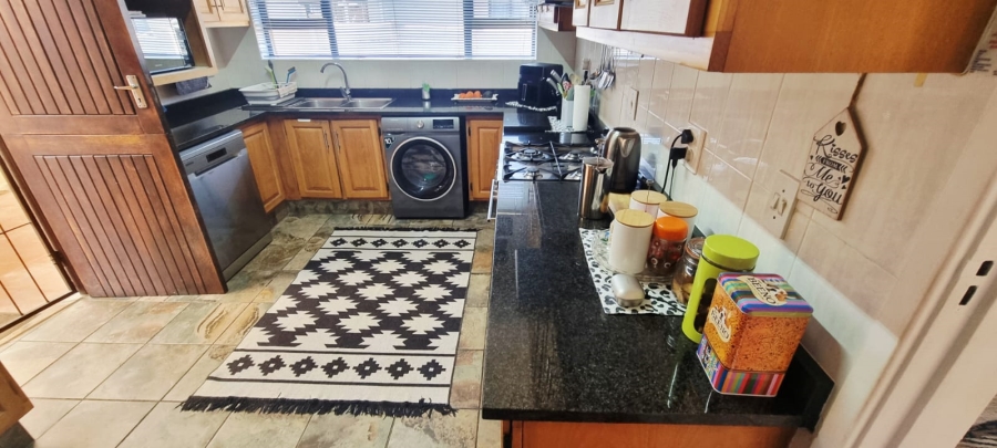 6 Bedroom Property for Sale in Shelly Beach KwaZulu-Natal