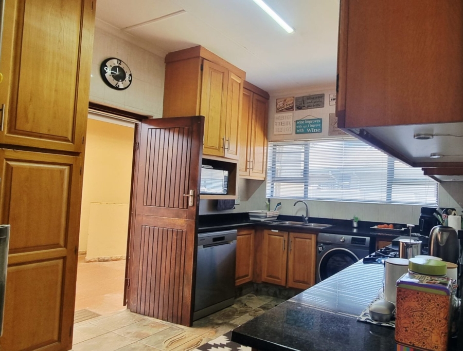 6 Bedroom Property for Sale in Shelly Beach KwaZulu-Natal