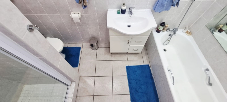 6 Bedroom Property for Sale in Shelly Beach KwaZulu-Natal