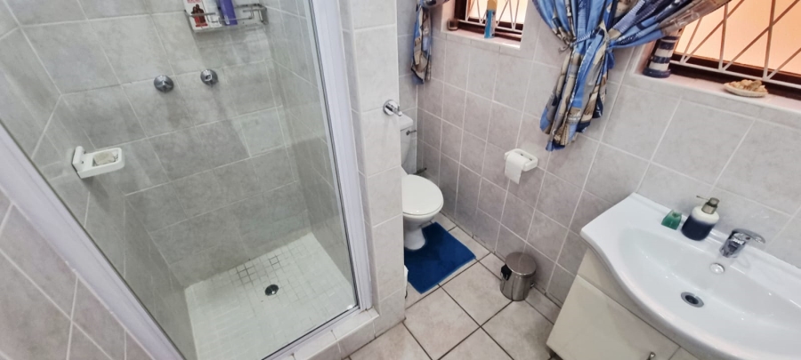 6 Bedroom Property for Sale in Shelly Beach KwaZulu-Natal