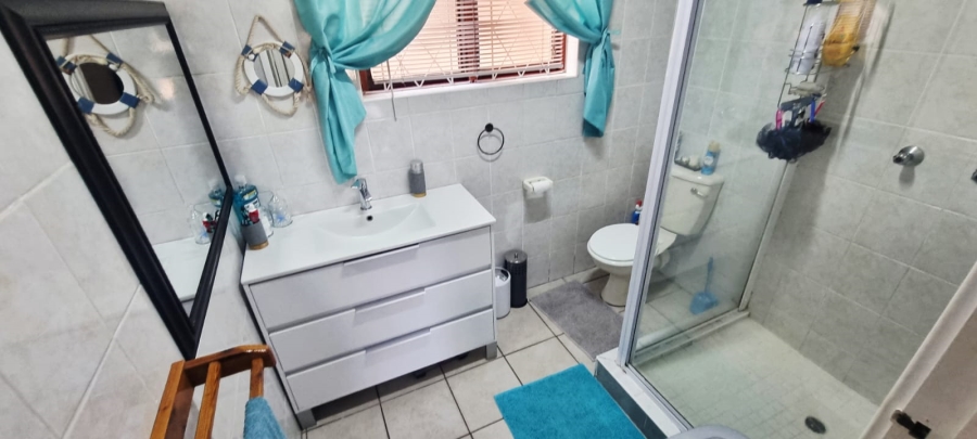6 Bedroom Property for Sale in Shelly Beach KwaZulu-Natal