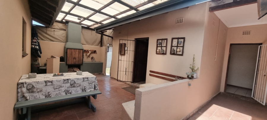 6 Bedroom Property for Sale in Shelly Beach KwaZulu-Natal
