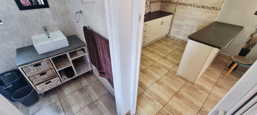 6 Bedroom Property for Sale in Shelly Beach KwaZulu-Natal