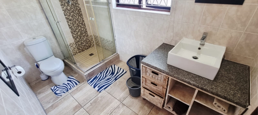 6 Bedroom Property for Sale in Shelly Beach KwaZulu-Natal