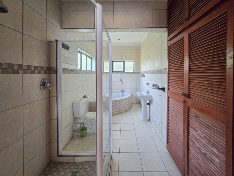 5 Bedroom Property for Sale in Ramsgate KwaZulu-Natal
