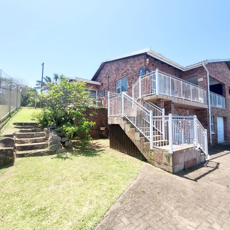 6 Bedroom Property for Sale in Sea Park KwaZulu-Natal