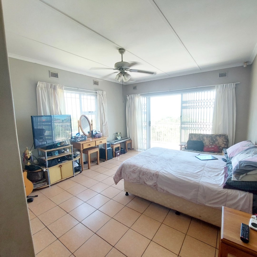 6 Bedroom Property for Sale in Sea Park KwaZulu-Natal