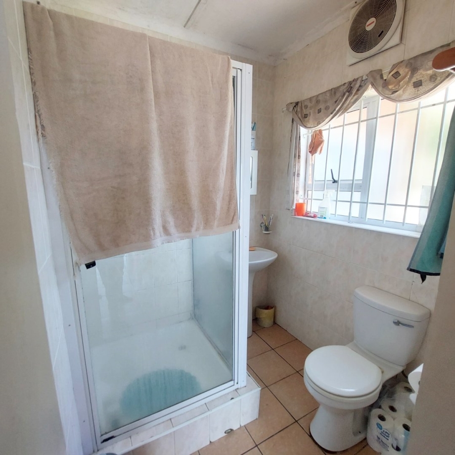 6 Bedroom Property for Sale in Sea Park KwaZulu-Natal