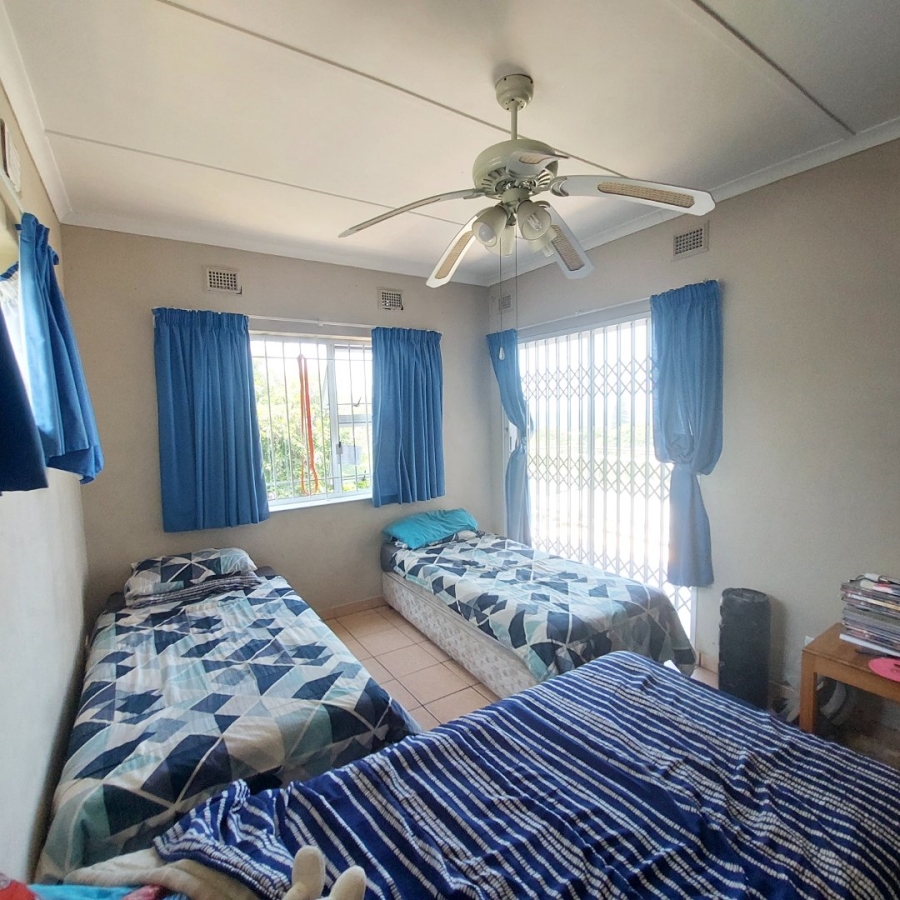 6 Bedroom Property for Sale in Sea Park KwaZulu-Natal