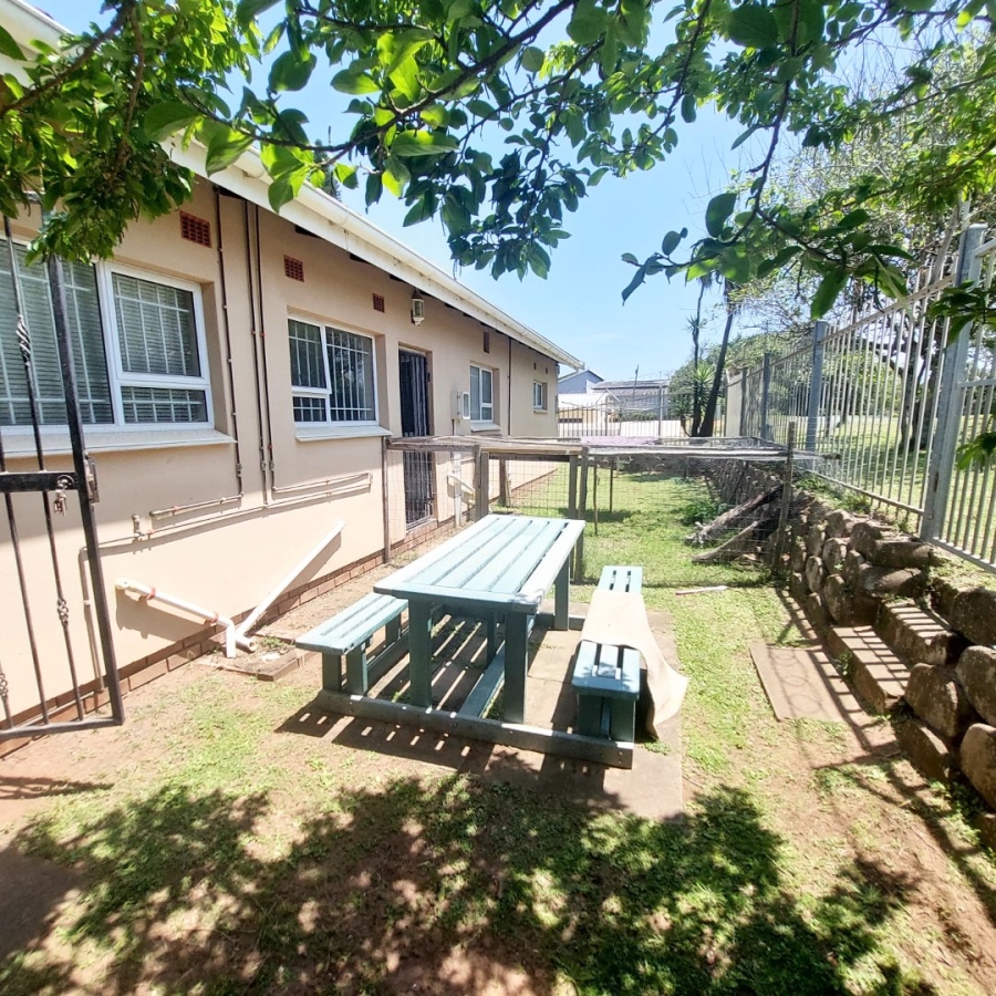 6 Bedroom Property for Sale in Sea Park KwaZulu-Natal