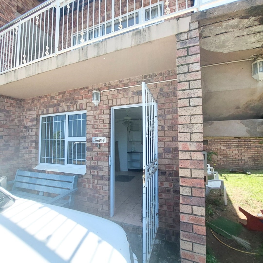 6 Bedroom Property for Sale in Sea Park KwaZulu-Natal