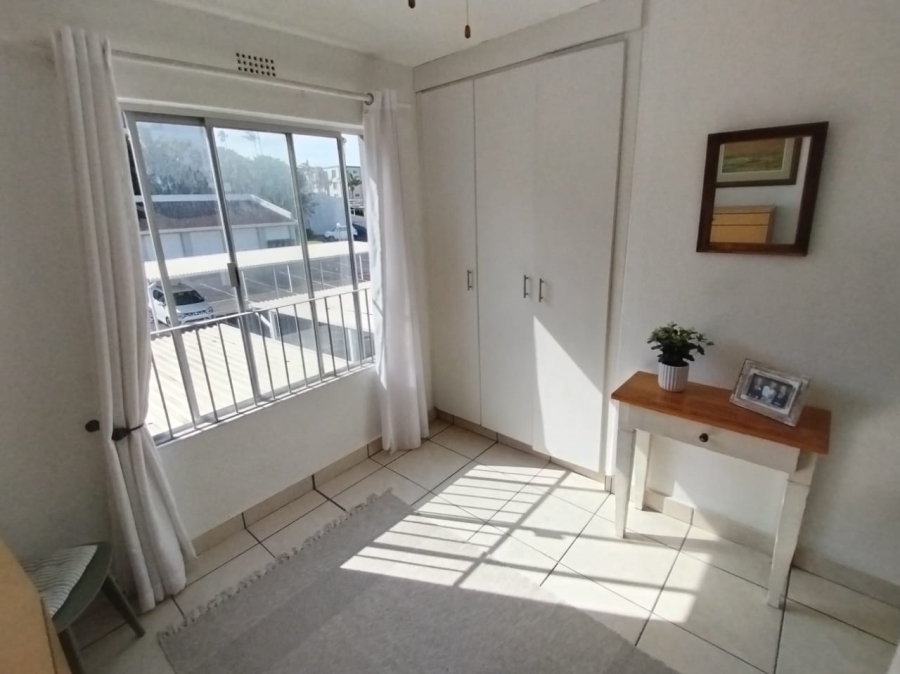 2 Bedroom Property for Sale in Uvongo KwaZulu-Natal