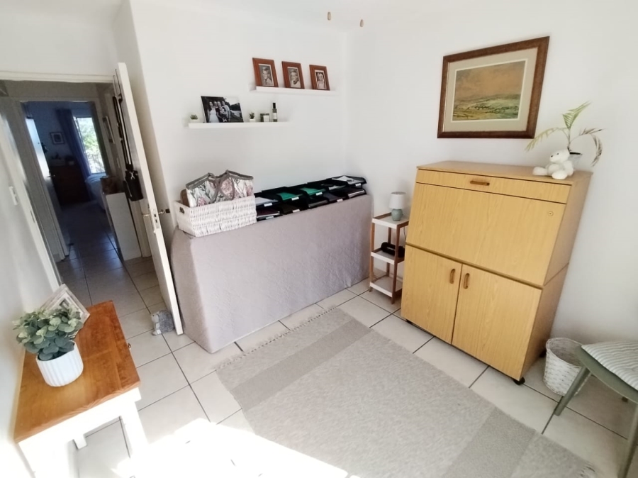 2 Bedroom Property for Sale in Uvongo KwaZulu-Natal