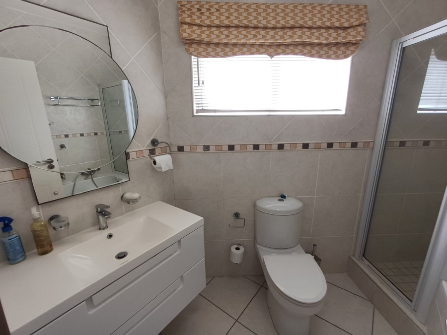 4 Bedroom Property for Sale in Lawrence Rocks KwaZulu-Natal