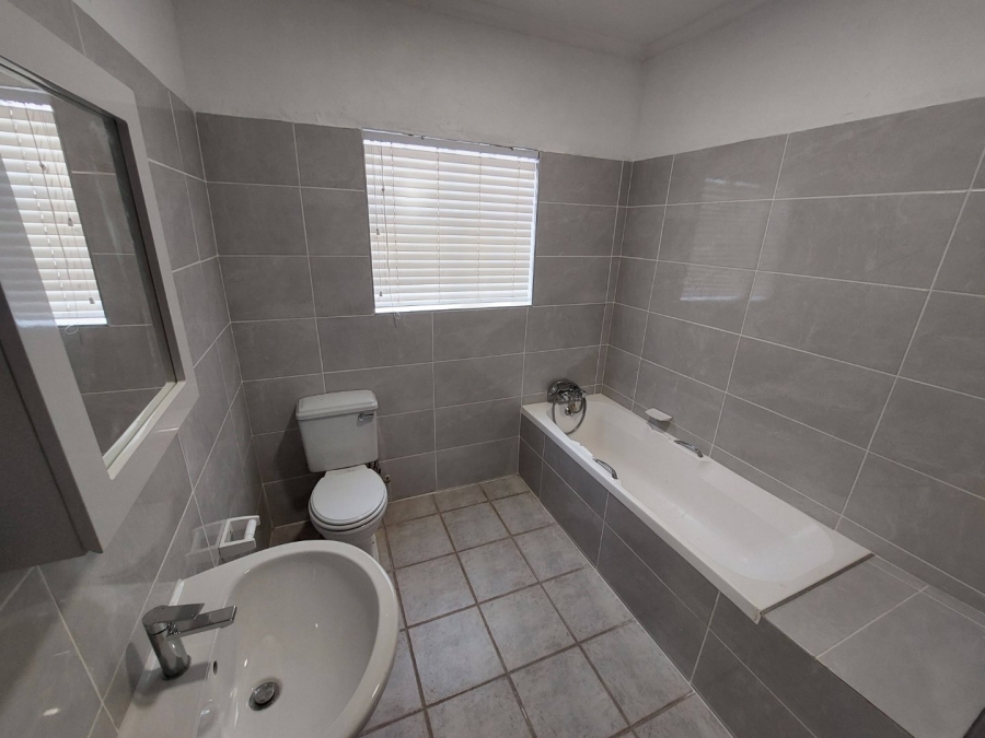3 Bedroom Property for Sale in Aviary Hill KwaZulu-Natal