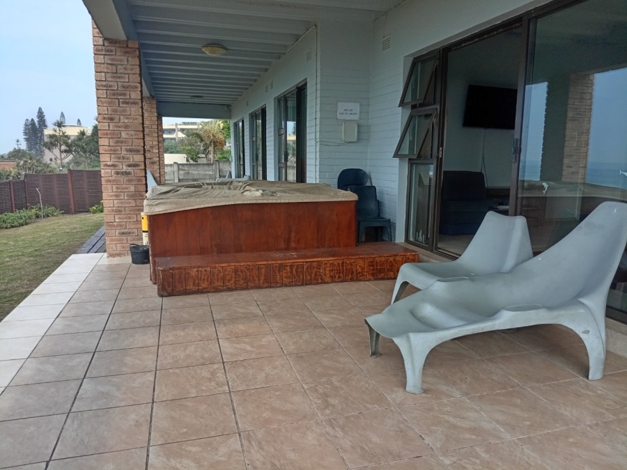 6 Bedroom Property for Sale in Uvongo Beach KwaZulu-Natal