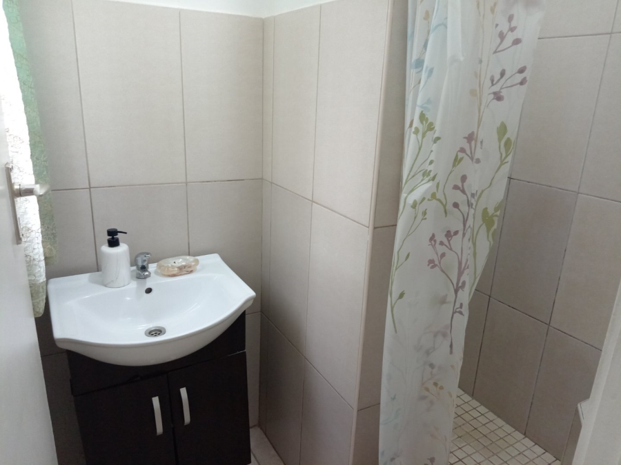 6 Bedroom Property for Sale in Uvongo Beach KwaZulu-Natal