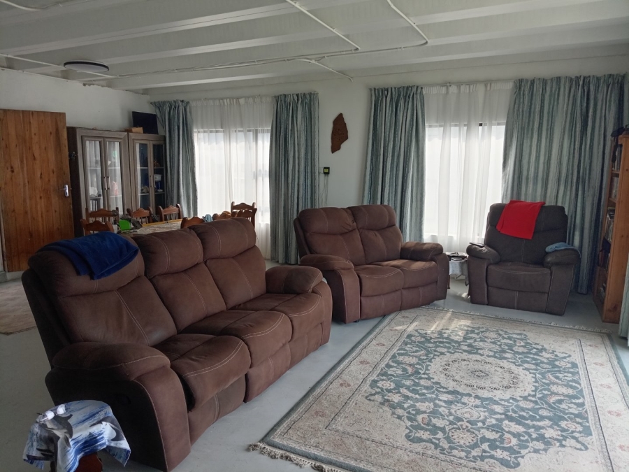 6 Bedroom Property for Sale in Uvongo Beach KwaZulu-Natal