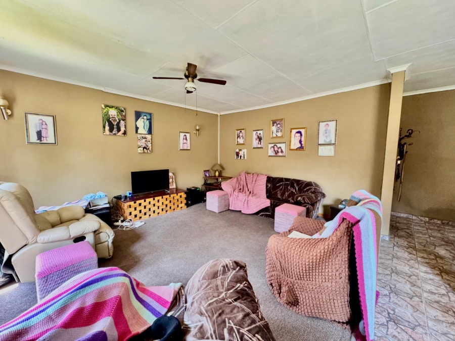 4 Bedroom Property for Sale in Schuinshoogte KwaZulu-Natal
