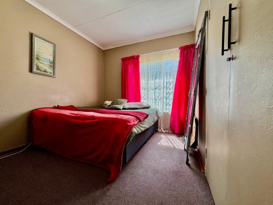 4 Bedroom Property for Sale in Schuinshoogte KwaZulu-Natal