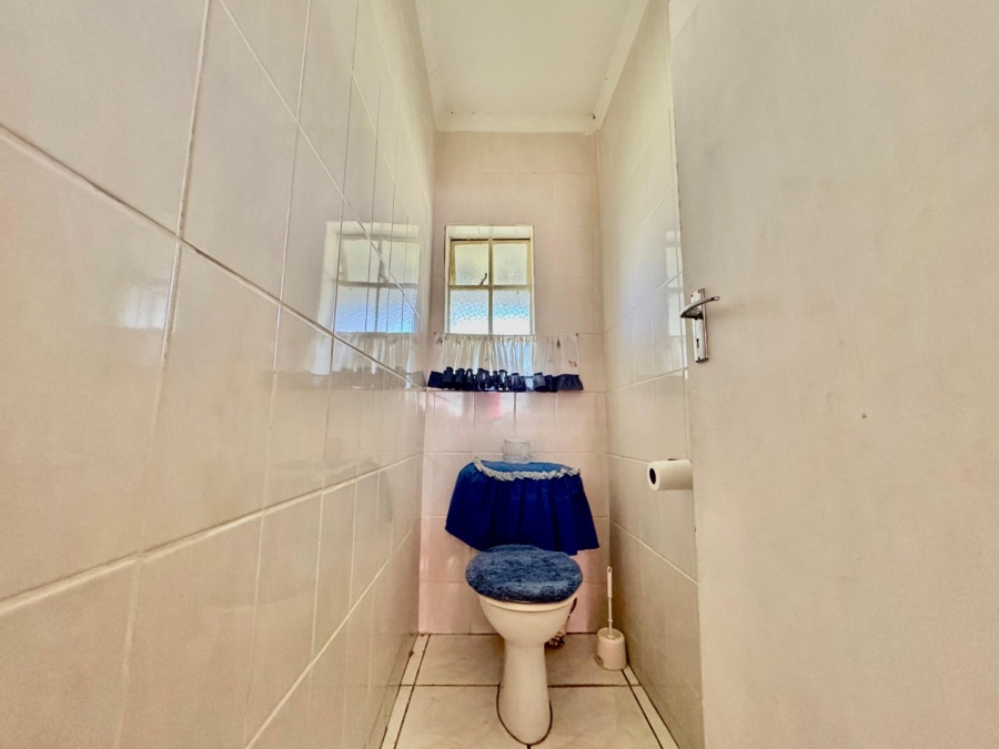 4 Bedroom Property for Sale in Schuinshoogte KwaZulu-Natal