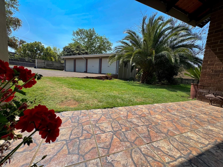 4 Bedroom Property for Sale in Schuinshoogte KwaZulu-Natal