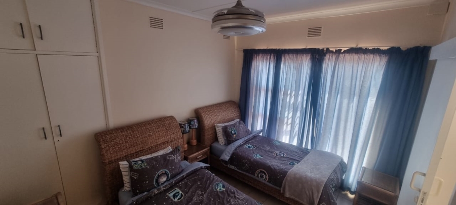 5 Bedroom Property for Sale in Beacon Rocks KwaZulu-Natal